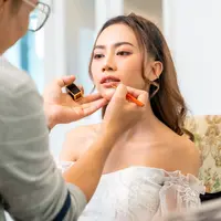 ilustrasi makeup/CandyRetriever/shutterstock.com