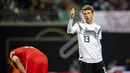 Penampilan impresif ditunjukan pemain senior Jerman, Thomas Muller pada laga persahabatan kontra Rusia di Stadion Red Bull Arena, Leipzig. Timnas Jerman menang 3-0. (AFP/Odd Andersen)