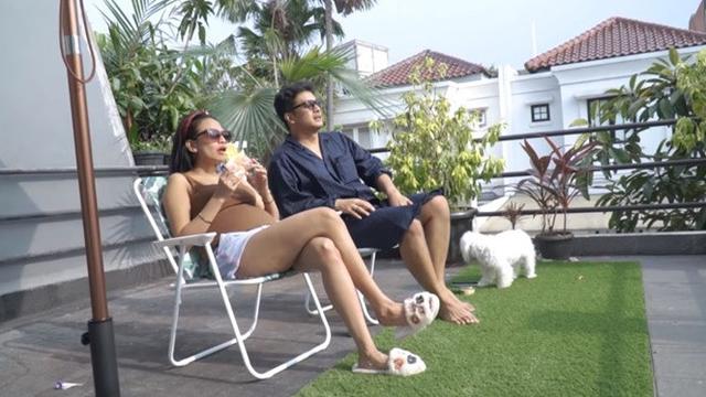 7 Potret Isi Rumah Vanessa Angel, Elegan Serba Putih