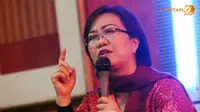 Menurut peneliti LIPI Siti Zuhro, sebaiknya publik saat ini memperbincangkan visi misi kedua capres Pemilu 2014.