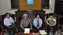 Imam Prasodjo (kedua kiri) mengatakan pihaknya belum mengevaluasi hasil tanggapan dan masukan dari masyarakat terhadap sebelas kandidat calon pimpinan KPK, Jakarta, Senin (15/9/2014) (Liputan6.com/Miftahul Hayat)