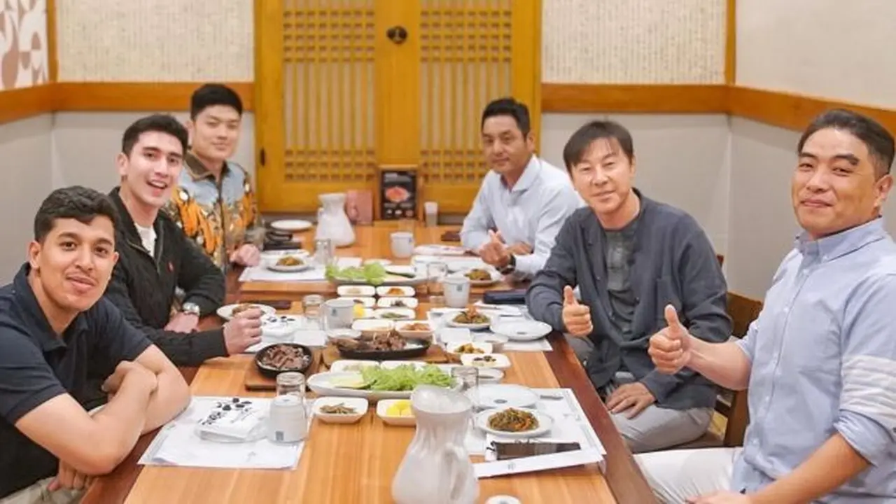 Verrell Bramasta Pamer Potret Makan Malam Bareng Shin Tae- Yong, Hangat Penuh Cerita (instagram/bramastavrl)