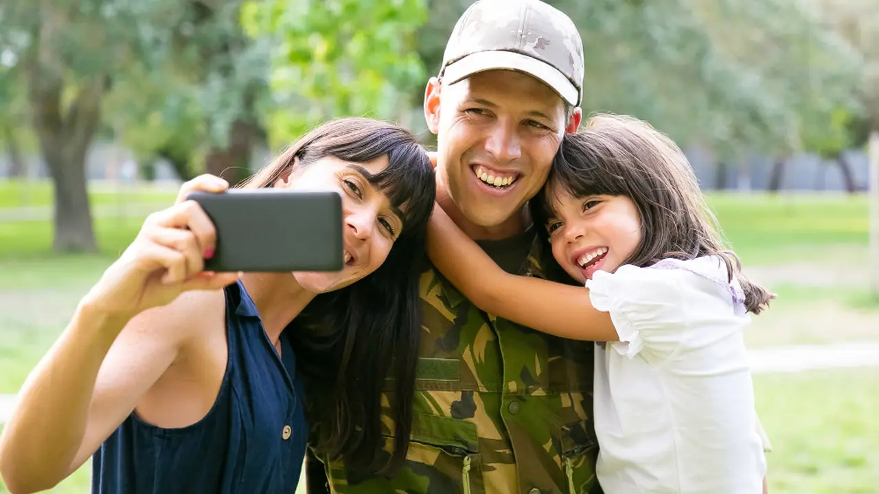 Tips Foto Liburan Keluarga agar Terlihat Natural dan Estetik tanpa Fotografer