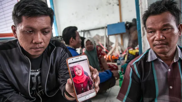 Keluarga Korban Kapal Tenggelam di Danau Toba
