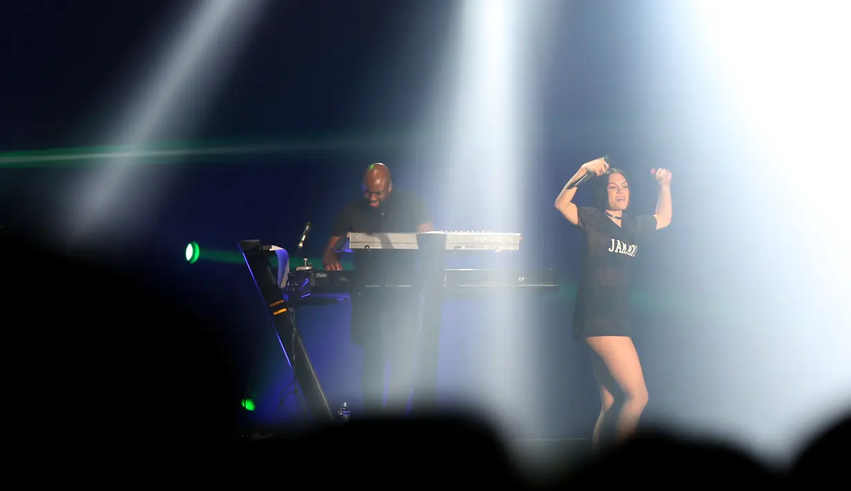 Perform Christina Perry dan Jessie J di Java Jazz 2015