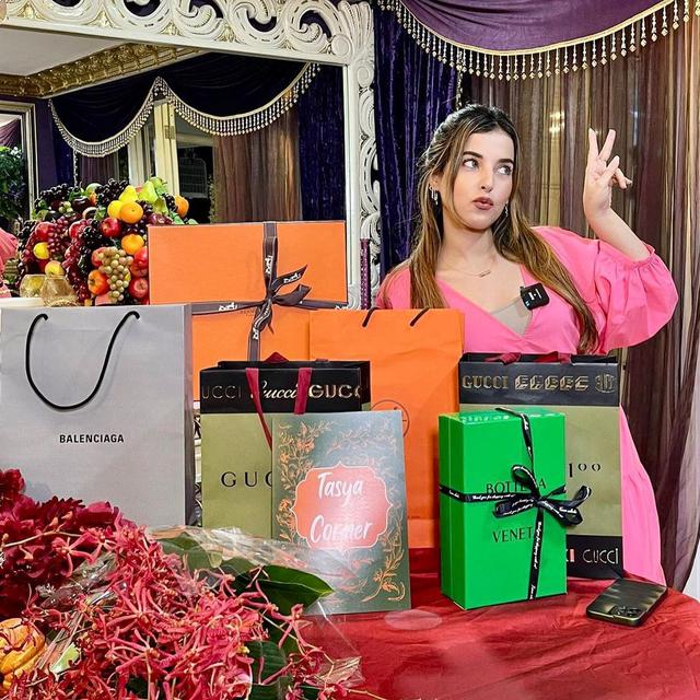 Tasya Farasya Rayakan Ultah ke-30, Bertabur Kado Tas Mewah dan Kue Unik