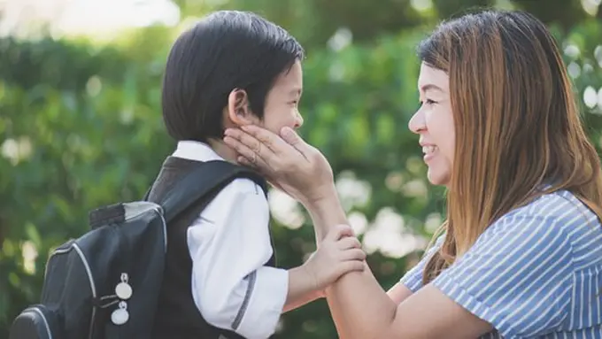 Anak tumbuh mandiri/copyright Shuterstock.com