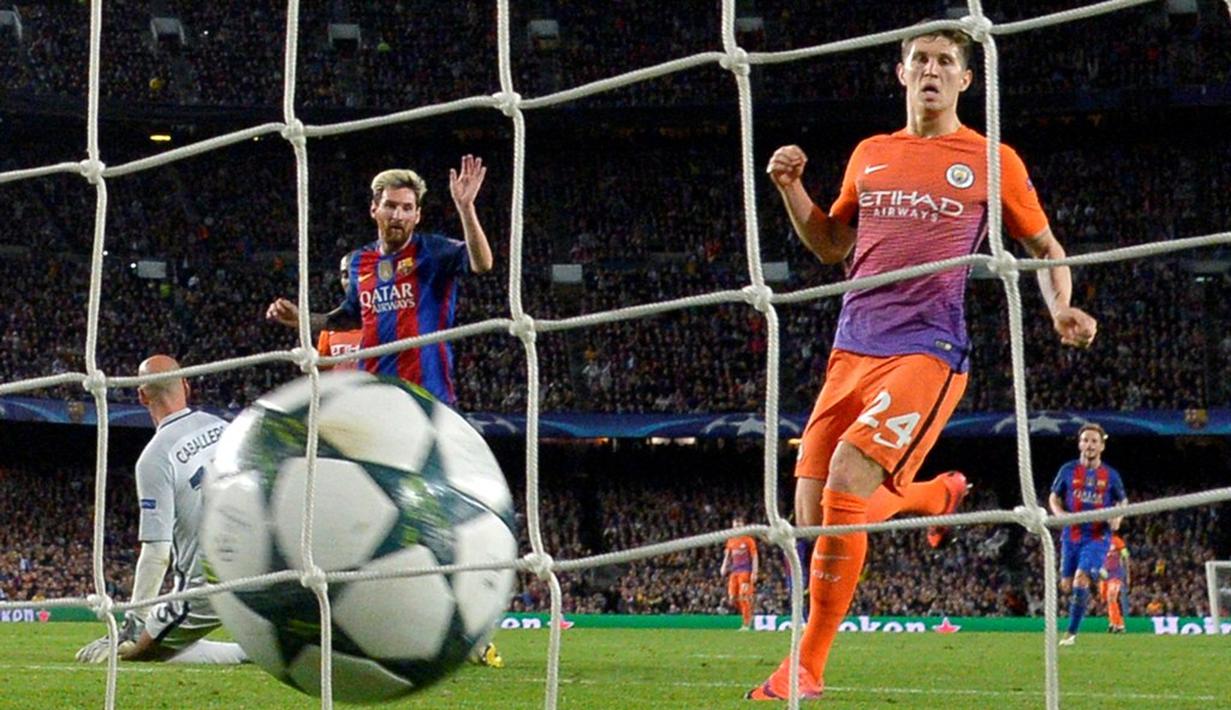 Lionel Messi mencetak satu kali hattrick bersama Barcelona saat bertanding dalam Piala Super Spanyol. (AFP/Lluis Gene)