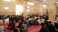 Ilustrasi pengajian, khotbah, Islami, muslim. (Photo by Masjid Pogung Raya on Unsplash)