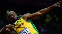 Usain Bolt adalah seorang pelari asal Jamaika yang baru saja meraih hattrick medali emas pada nomor 100 meter putra