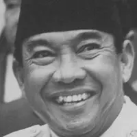 Keenam bangunan ini masih ada hingga kini.