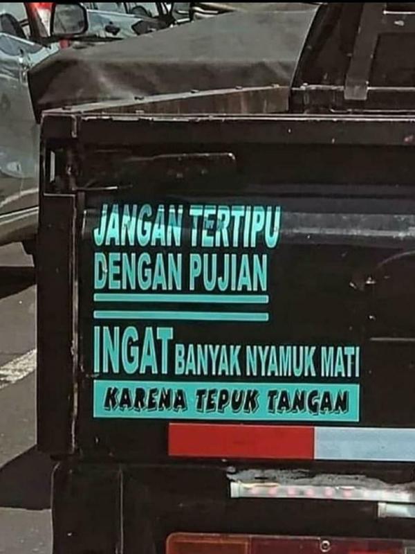 Butuh beberapa detik untuk mengerti (Sumber: twitter/BakTrukID)