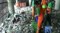 Petugas mengaku, lokasi ini sebenarnya sudah pernah dibersihkan 8 bulan lalu. Namun kembali menjadi lautan sampah akibat minimnya kesadaran masyarakat.