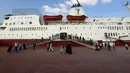 Dioperasikan oleh GBA Ships, sebuah organisasi nirlaba yang berbasis di Jerman, Logos Hope, bertujuan untuk berbagi pengetahuan, bantuan dan harapan di setiap pelabuhan yang dikunjunginya. (Photo by Hussein Faleh / AFP)