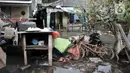 Kondisi banjir yang masih menggenangi Kampung Rawa Indah, Jakarta Utara, Senin (24/2/2020). Kampung yang terletak di dua kelurahan, yakni Sukapura dan Pegangsaan Dua tersebut masih terendam banjir hingga sore ini dengan ketinggian air 30-50 cm. (merdeka.com/Iqbal S Nugroho)