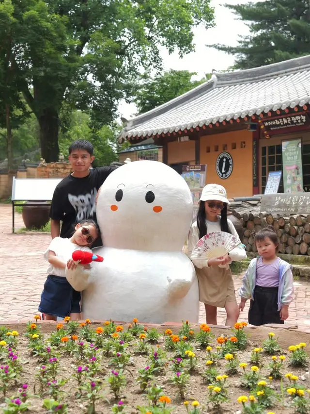 Potret Sarwendah liburan bersama keluarga ke Korea dengan wajah pasca operasi (Sumber: Instagram/@sarwendah29)