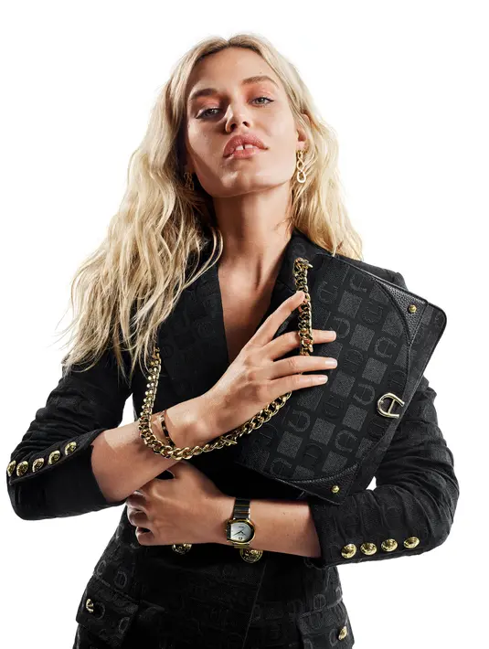 <p>Georgia May Jagger tampil dalam kampanye Augner Spring Summer 2023 lewat foto dan video [Dok. Aigner]</p>