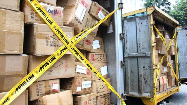 Hasil pengawasan selama empat bulan, BPOM RI menemukan empat ratus ribu produk kosmetik impor ilegal senilai Rp11 ,4 miliar.