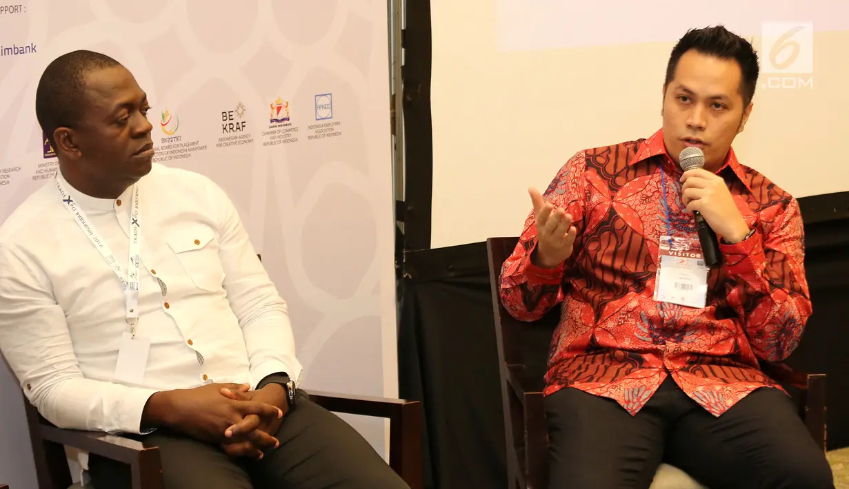 Wakil Ketua Umum HIPMI Jaya, Aaron Annar Sampatoding (kanan) memberikan sambutan di hadapan pengusaha muda pada acara Delegation Meeting Trade Expo Indonesia di ICE BSD, Tangerang, Kamis (25/10). (Liputan6.com/Angga Yuniar)