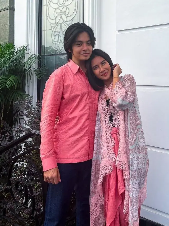Didoakan Berjodoh, Ini 6 Momen Bucin Angga Yunanda dan Shenina Pakai Baju Senada