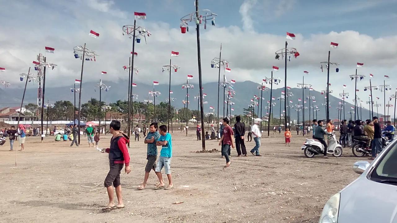 Panjat Pinang