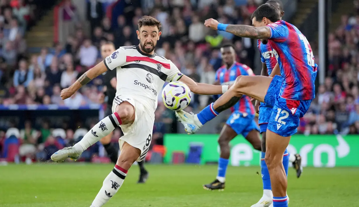 Bermain tandang, Manchester United tampil percaya diri. (AP Photo/Kin Cheung)