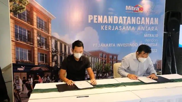 Mitra10, entitas anak PT Catur Sentosa Adiprana Tbk (CSAP) menandatangani perjanjian MoU untuk akuisisi lahan di Shila, Sawangan pada Senin, (13/6/2022) (Dok: Mitra10)