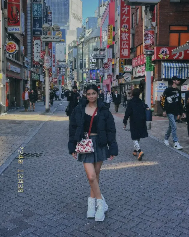 Diduga diam-diam sudah menikah, 7 potret kemesraan Ratu Sofya dan Cornelio Sunny