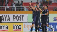 Arema Cronus unggul sementara 2-1 pada babak pertama atas Sriwijaya, Kamis (8/12/2016) di Stadion Kanjuruhan. (indonesiansc.com)