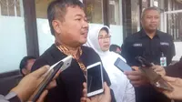 Bupati Garut Rudy Gunawan saat penyambutan korban gempa Donggala-Palu di Garut (Liputan6.com/Jayadi Supriadin)