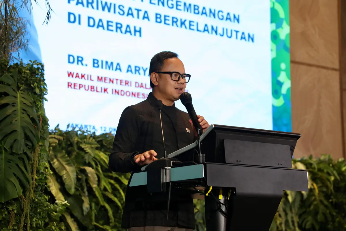 The Top Tourism Leaders Forum: Wamendagri Bima Arya Soroti Strategi Diferensiasi Ekonomi Kreatif