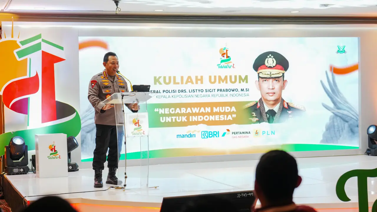 Kapolri Jenderal Listyo Sigit Prabowo saat menghadiri undangan kegiatan Seminar Kebangsaan Tanwir I Pemuda Muhammadiyah di Menteng, Jakarta Pusat, Sabtu (23/11/2024).