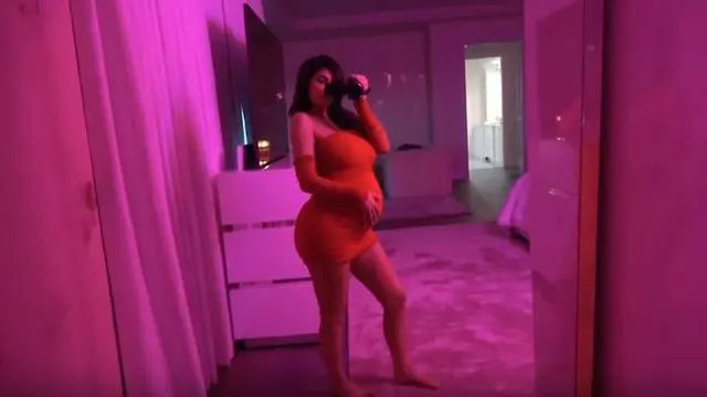 [Bintang] Super Kece! Begini Tampilan Kylie Jenner Saat Jadi Bumil