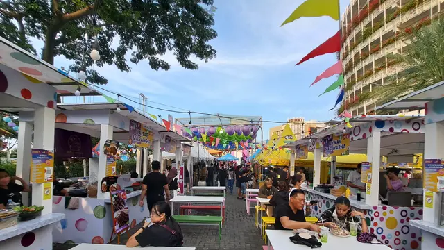 Festival kuliner dan pameran kembali digelar dengan memenuhi protokol kesehatan di Tangcity Mall Kota Tangerang