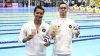 I Gede Siman Sudartawa dan Jason Donovan Yusuf dengan medali SEA Games 2025. (Dok PB AI)