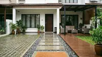 7 Solusi Teras Rumah Becek Saat Musim Hujan agar Tetap Aman dan Nyaman untuk Beraktivitas
