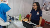 Job Fair di Kota Tangerang, Pencari Kerja Cukup Pakai QR Code untuk Masukan Lamaran. (Liputan6.com/Pramita Tristiawati)