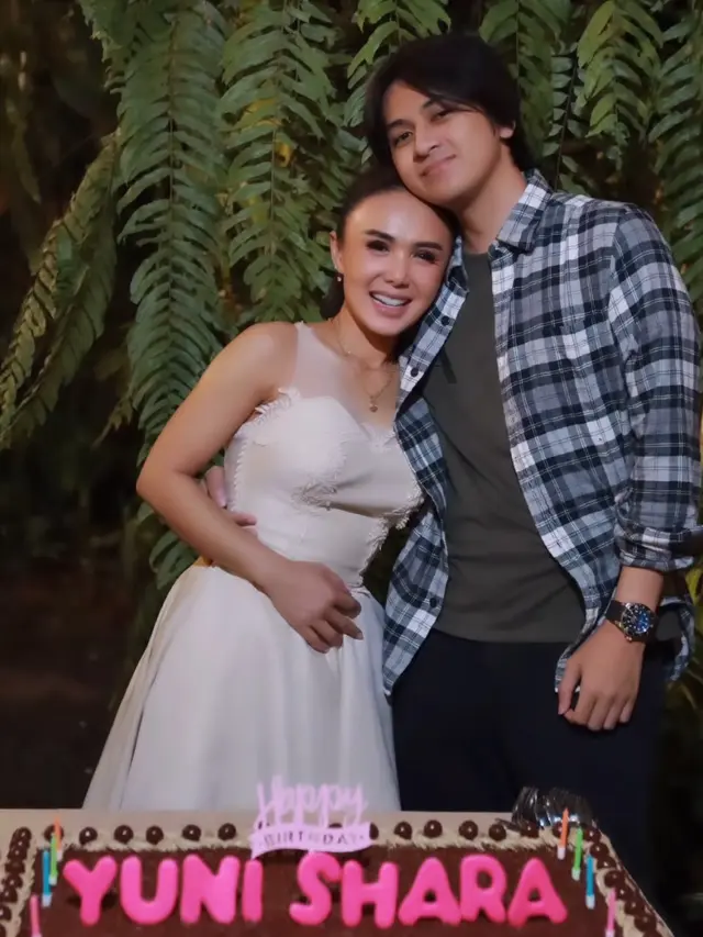 Yuni Shara saat Pesta Ulang Tahun ke-52 Tahun. [@yunishara36]