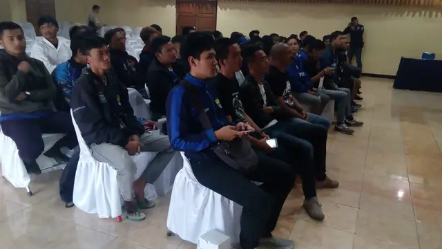 Polres Garut membina Bobotoh-Viking Garut