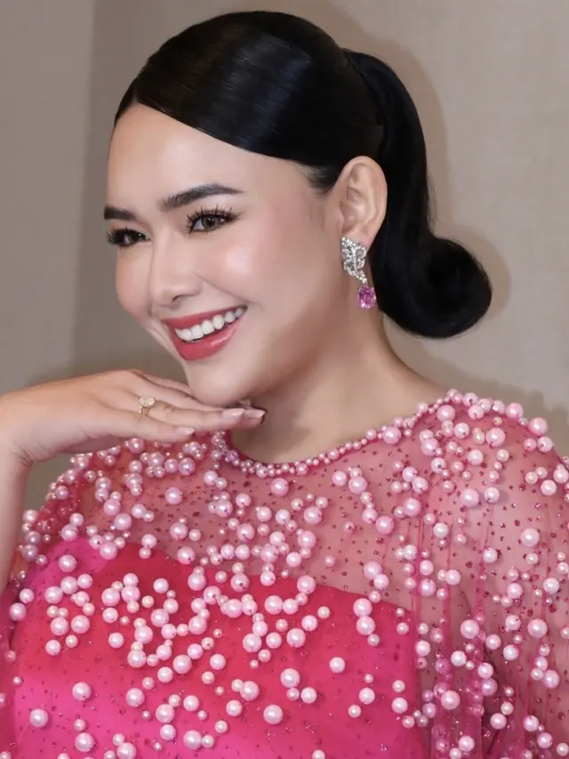 Potret Detail Mini Dress Pink Amanda Manopo