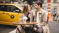 Ilustrasi pasangan cinta, romantis. (Photo by Veronika Bykovich on Unsplash)