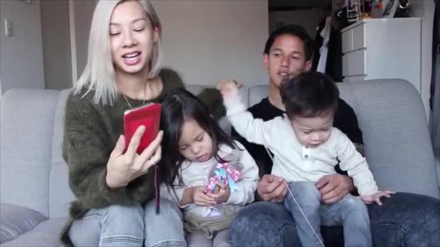 Irfan Bachdim mendadak menjadi penata rias andal bagi Jennifer Bachdim istrinya. Lewat channel Youtube miliknya, Irfan memperlihatkan kesabarannya memainkan alat rias di wajah Sang isteri.