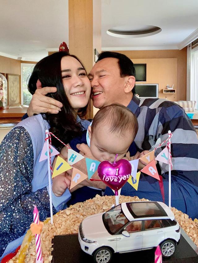 7 Momen Seru Ulang Tahun Ahok Ke-54, Bernyanyi Bersama Istri dan Anak