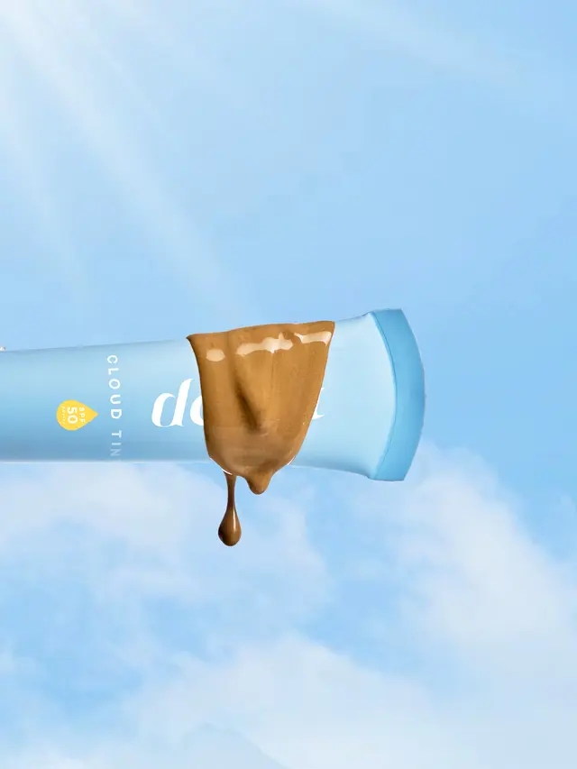 Rahasia Makeup Tetap Flawless Meski Jadi Perempuan Aktif, Cuma Padukan Skin Tint dan Lip Matte Lokal