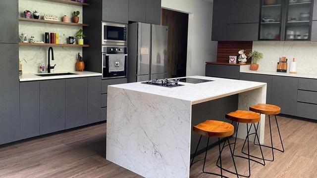 Rumah Donna Agnesia dan Darius Sinathrya