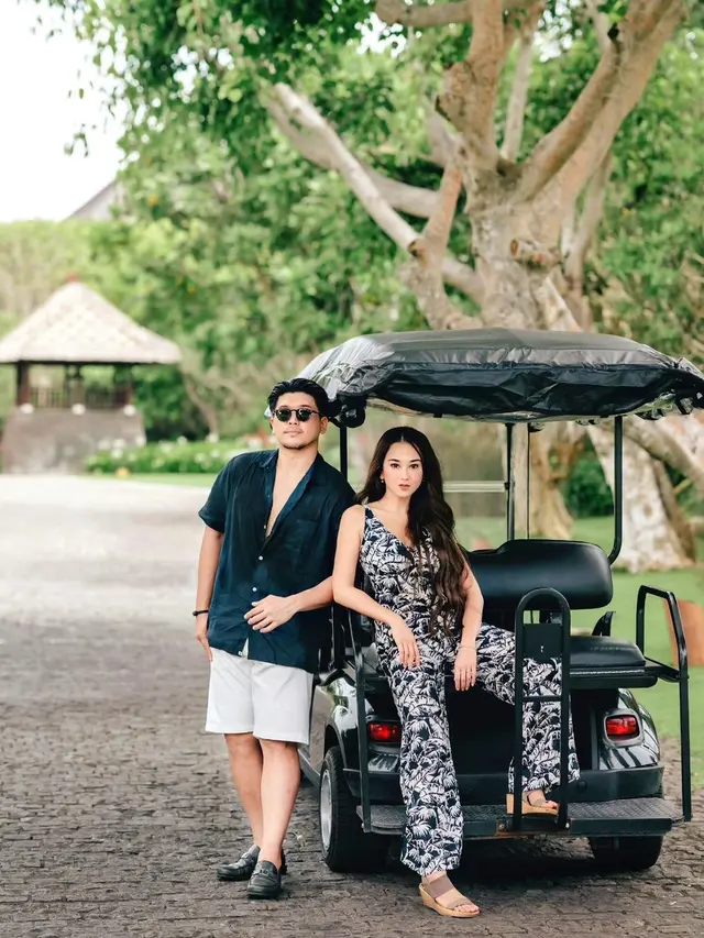 Momen Natasha Ratulangi dan Suami Bulan Madu di Bali, Tampil Mesra. (Sumber: Instagram/natasharatulangi)
