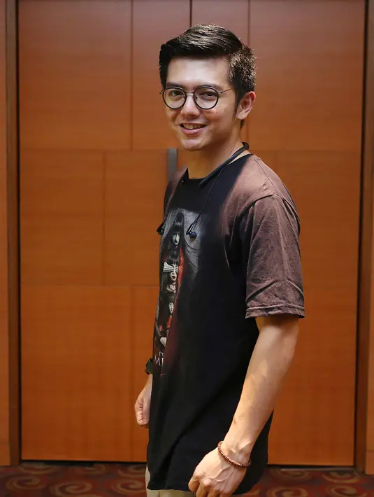 Dengan memasak pula, ia lebih banyak memiliki waktu bersama dengan anak dan istrinya. Kalau dulu, ia mengaku memasak hanya untu keluarganya, tapi kini, ia mulai menjualnya secara online. (Nurwahyunan/Bintang.com)