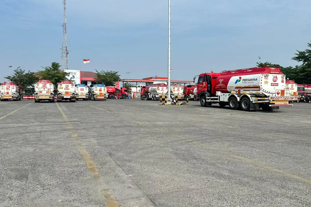 PT Pertamina Patra Niaga memastikan akan menindak tegas kepada sopir mobil tangki yang terbukti melakukan pelanggaran, sebagai bentuk komitmen dalam menjaga keandalan distribusi Bahan Bakar Minyak (BBM).