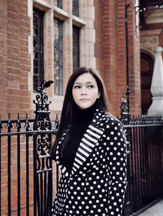 Melalui akun Instagram pribadinya, Maia Estianty mengucapkan selamat Natal pada umat nasrani. (Foto: instagram.com/maiaestiantyreal)