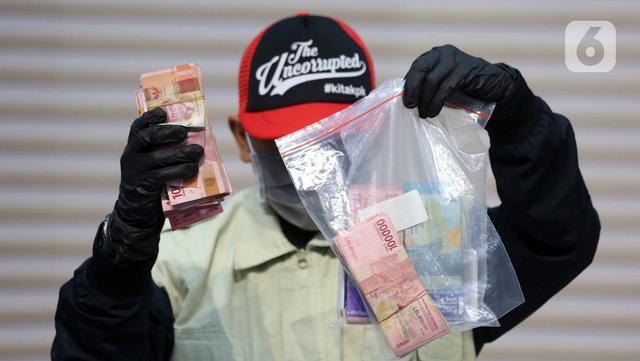 OTT Bupati Cilacap Syamsul Auliya Rachman, KPK Sita Uang Ratusan Juta